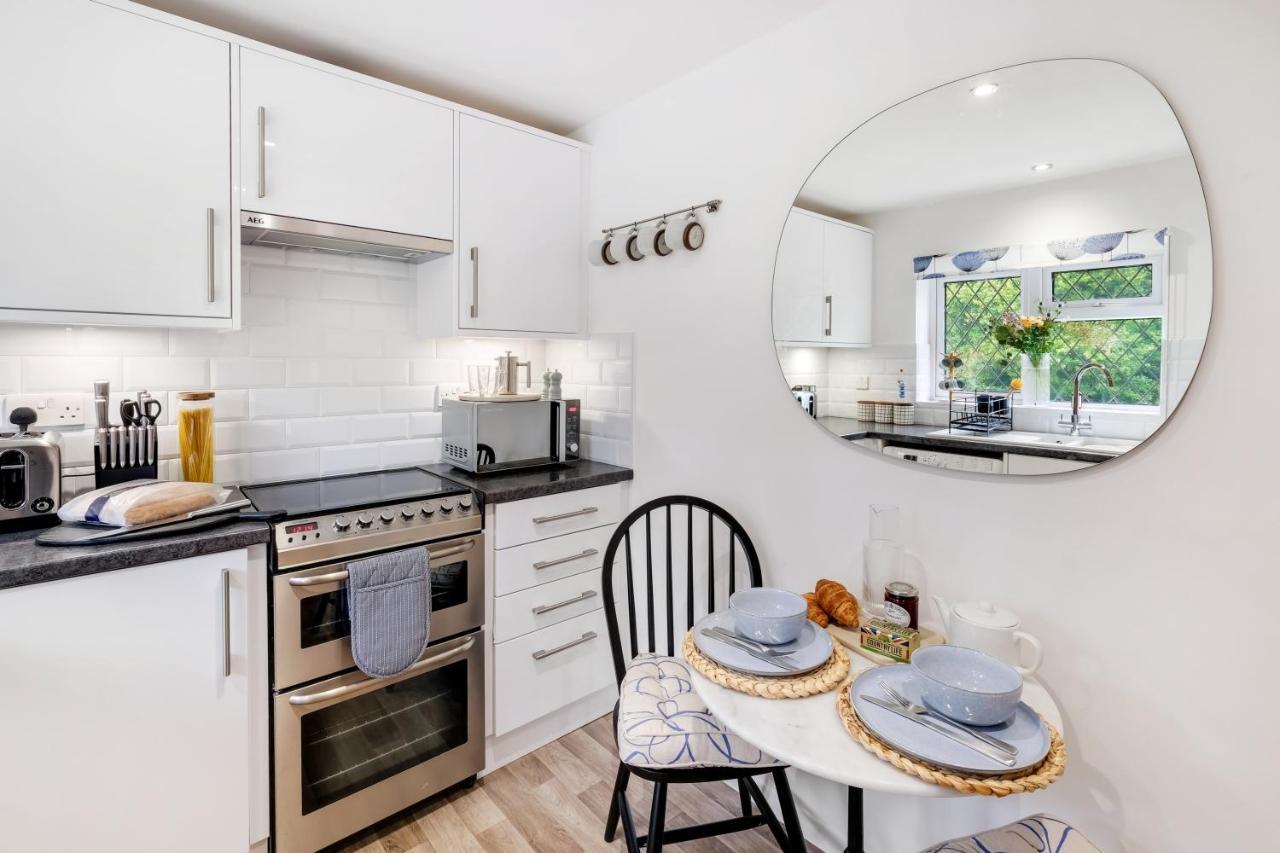Modern 1 Bed-nr Warner Bros-parking-garden Watford (Hertfordshire)